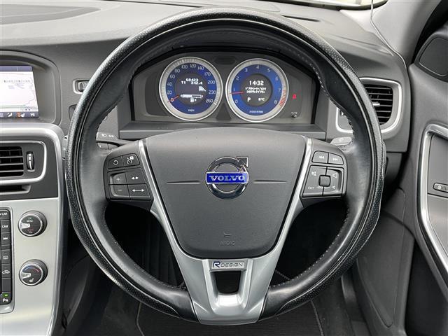 S60 T4 Rデザイン 純正ナビ/フルセグTV/ドライブレコーダー/バックカメラ/シートヒーター/ベンチレーション/パワーシート/レーダークルーズコントロール/車線逸脱警報/コーナーセンサー/ブラインドスポットモニター(4枚目)