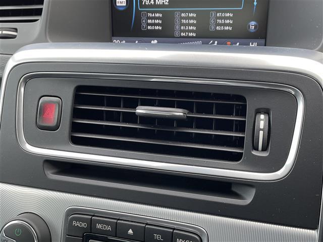 S60 T4 Rデザイン 純正ナビ/フルセグTV/ドライブレコーダー/バックカメラ/シートヒーター/ベンチレーション/パワーシート/レーダークルーズコントロール/車線逸脱警報/コーナーセンサー/ブラインドスポットモニター(10枚目)