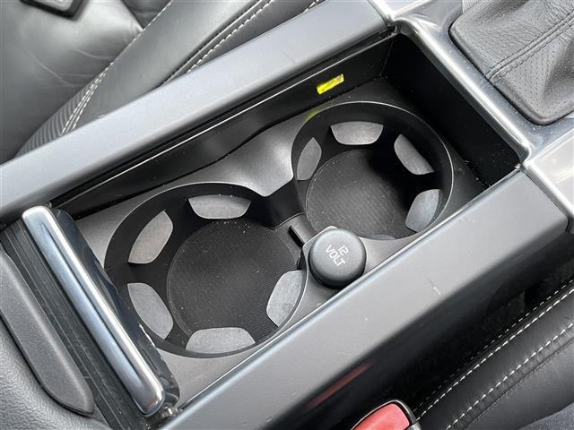 S60 T4 Rデザイン 純正ナビ/フルセグTV/ドライブレコーダー/バックカメラ/シートヒーター/ベンチレーション/パワーシート/レーダークルーズコントロール/車線逸脱警報/コーナーセンサー/ブラインドスポットモニター(13枚目)