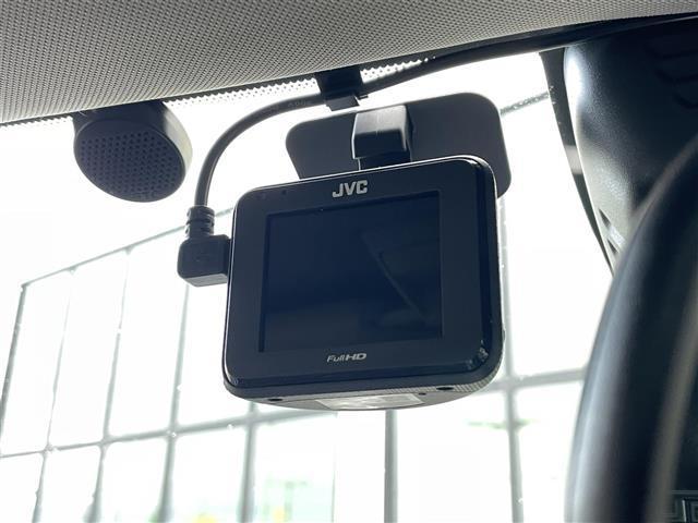 S60 T4 Rデザイン 純正ナビ/フルセグTV/ドライブレコーダー/バックカメラ/シートヒーター/ベンチレーション/パワーシート/レーダークルーズコントロール/車線逸脱警報/コーナーセンサー/ブラインドスポットモニター(19枚目)