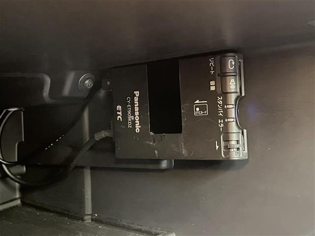 S60 T4 Rデザイン 純正ナビ/フルセグTV/ドライブレコーダー/バックカメラ/シートヒーター/ベンチレーション/パワーシート/レーダークルーズコントロール/車線逸脱警報/コーナーセンサー/ブラインドスポットモニター(21枚目)