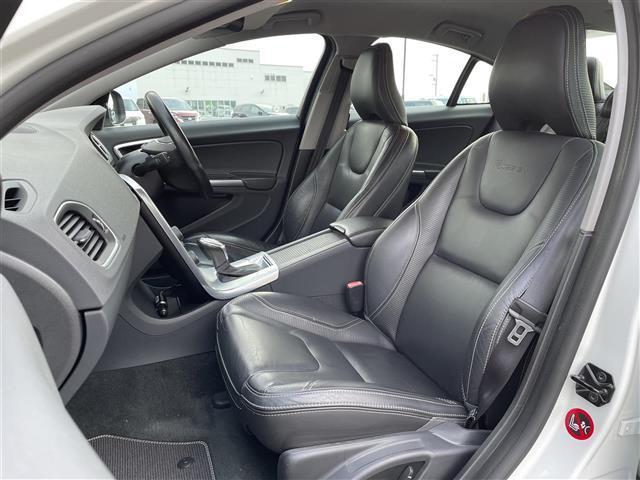 S60 T4 Rデザイン 純正ナビ/フルセグTV/ドライブレコーダー/バックカメラ/シートヒーター/ベンチレーション/パワーシート/レーダークルーズコントロール/車線逸脱警報/コーナーセンサー/ブラインドスポットモニター(28枚目)