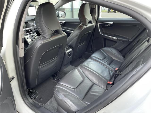 S60 T4 Rデザイン 純正ナビ/フルセグTV/ドライブレコーダー/バックカメラ/シートヒーター/ベンチレーション/パワーシート/レーダークルーズコントロール/車線逸脱警報/コーナーセンサー/ブラインドスポットモニター(29枚目)