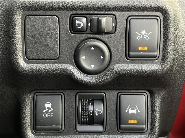 ヘッドライト・ホイール・フロントガラスなど色々な部分コーティングをご用意しております！