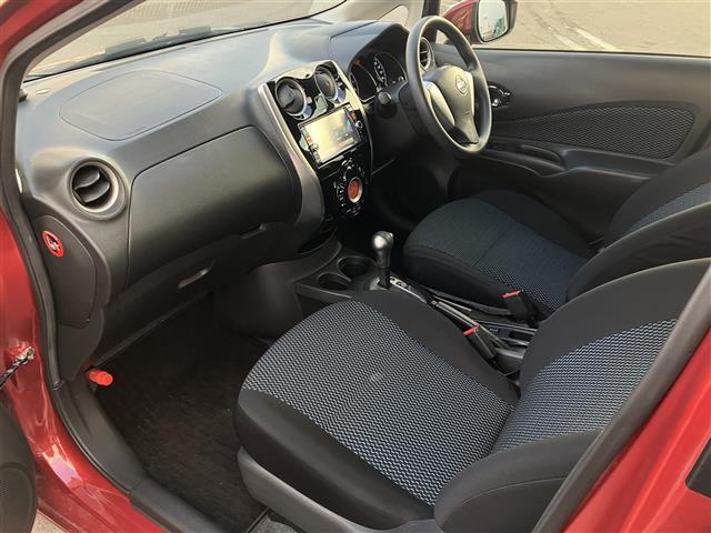 納車前に内外装のクリーニングをいたします。各種コーティング（別途有料）もご用意しておりますので、是非ご相談ください。