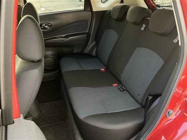 ご成約頂いたお車は全車保証付で納車後も安心！有料オプションで長期保証をお選びいただくことも可能です。