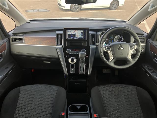 デリカＤ：５ 　社外ナビ／アラウンドビューモニター／ＥＴＣ／両側パワースライドドア／衝突被害軽減システム／アダプティブクルーズコントロール／ｅ－Ａｓｓｉｓｔ／純正１８インチアルミホイール／ＬＥＤヘッドライト（3枚目）