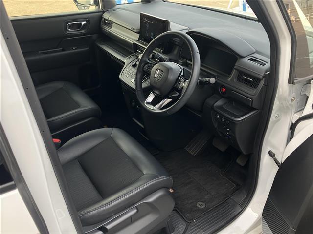 ステップワゴン スパーダ 純正ナビ/フルセグTV/寒冷地仕様/全周囲カメラ/シートヒーター/パワーバックドア/オットマン/両側パワースライドドア/衝突被害軽減ブレーキ/レーダクルーズコントロール/レーンキープアシスト/ETC(22枚目)