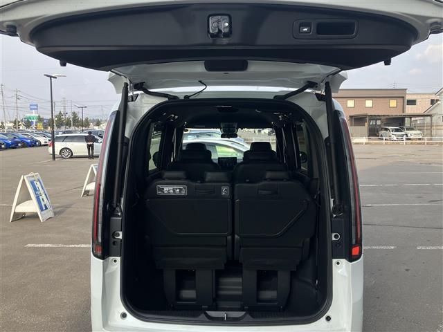 ステップワゴン スパーダ 純正ナビ/フルセグTV/寒冷地仕様/全周囲カメラ/シートヒーター/パワーバックドア/オットマン/両側パワースライドドア/衝突被害軽減ブレーキ/レーダクルーズコントロール/レーンキープアシスト/ETC(32枚目)