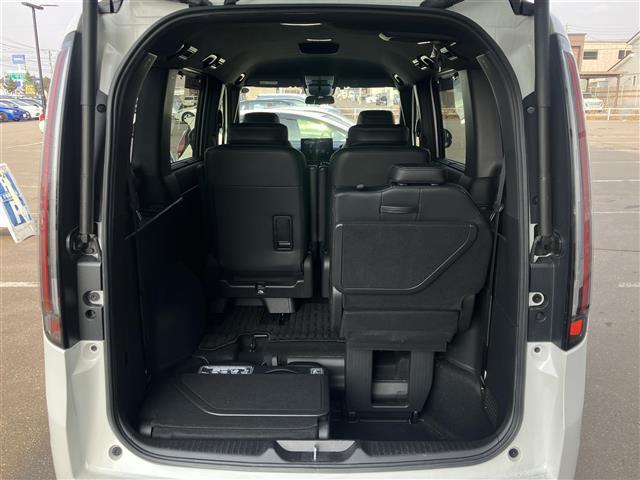 ステップワゴン スパーダ 純正ナビ/フルセグTV/寒冷地仕様/全周囲カメラ/シートヒーター/パワーバックドア/オットマン/両側パワースライドドア/衝突被害軽減ブレーキ/レーダクルーズコントロール/レーンキープアシスト/ETC(33枚目)