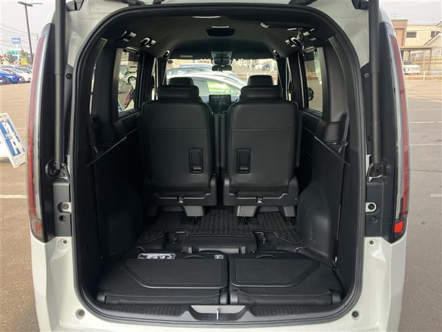 ステップワゴン スパーダ 純正ナビ/フルセグTV/寒冷地仕様/全周囲カメラ/シートヒーター/パワーバックドア/オットマン/両側パワースライドドア/衝突被害軽減ブレーキ/レーダクルーズコントロール/レーンキープアシスト/ETC(35枚目)