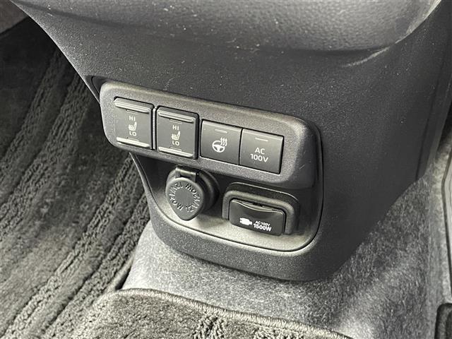 シエンタ ハイブリッドＺ　純正ナビ／フルセグＴＶ／寒冷地仕様／バックカメラ／シートヒーター／ハンドルウォーマー／パワースライドドア／レーダークルーズコントロール／ブラインドスポットモニター／レーンキープアシスト／ＥＴＣ（9枚目）