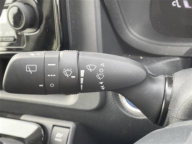 シエンタ ハイブリッドＺ　純正ナビ／フルセグＴＶ／寒冷地仕様／バックカメラ／シートヒーター／ハンドルウォーマー／パワースライドドア／レーダークルーズコントロール／ブラインドスポットモニター／レーンキープアシスト／ＥＴＣ（12枚目）