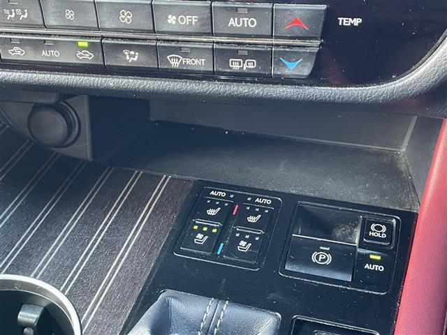 RX RX200t Fスポーツ 純正ナビ/フルセグTV/ドライブレコーダー/バックカメラ/シートヒーター/ベンチレーション/電動リアゲート/ブラインドスポットモニター/クルーズコントロール/ヘッドアップディスプレイ/コーナーセンサー(11枚目)