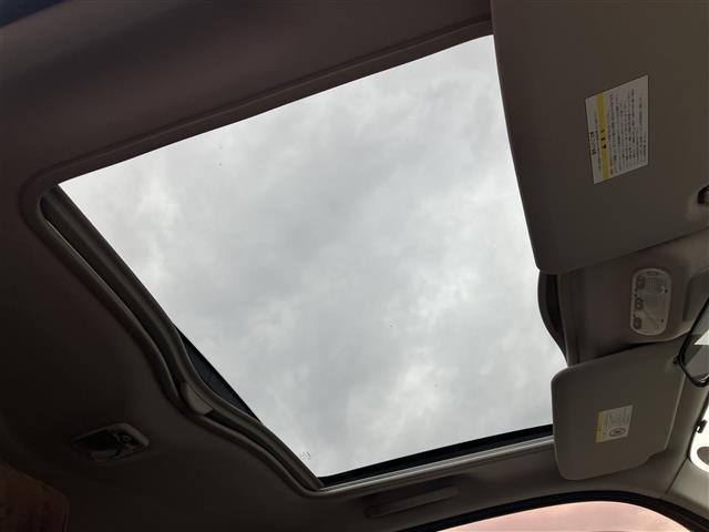 キューブ 15X FOUR Vセレクション 社外メモリーナビ/フルセグTV/純正エンジンスターター/ガラスルーフ/切替4WD/ECO MODE/オートライト/フォグランプ/プッシュスタート/スマートキー/スペアキー(17枚目)