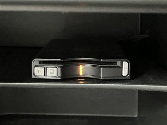 キューブ 15X FOUR Vセレクション 社外メモリーナビ/フルセグTV/純正エンジンスターター/ガラスルーフ/切替4WD/ECO MODE/オートライト/フォグランプ/プッシュスタート/スマートキー/スペアキー(18枚目)