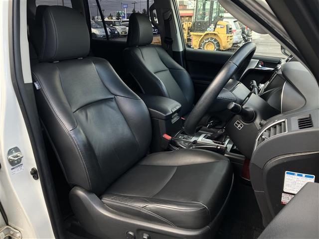 ランドクルーザープラド TX Lパッケージ 純正ナビ/フルセグTV/寒冷地仕様/バックカメラ/シートヒーター/ETC/パワーシート/コーナーセンサー/クルーズコントロール/オートライト/HIDヘッドライト/ステアリングスイッチ(24枚目)