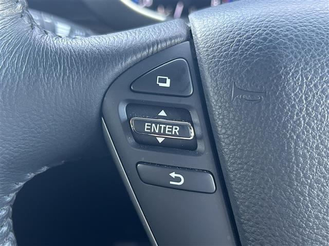 エルグランド 純正メモリナビ/フルセグTV/バックカメラ/ETC/両側パワースライドドア/オットマン/LEDヘッドライト/フロントフォグランプ/オートライト/スマートキー/エンジンプッシュスタート(12枚目)