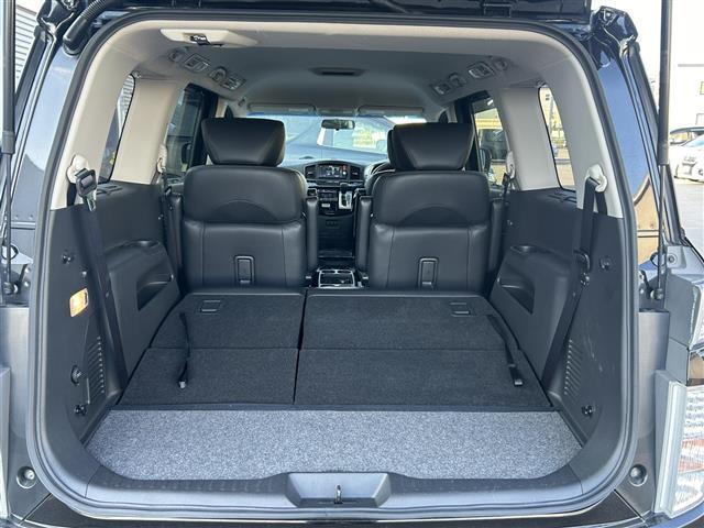 エルグランド 純正メモリナビ/フルセグTV/バックカメラ/ETC/両側パワースライドドア/オットマン/LEDヘッドライト/フロントフォグランプ/オートライト/スマートキー/エンジンプッシュスタート(33枚目)