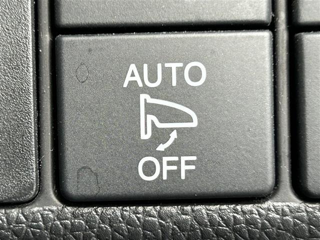 フィットハイブリッド Ｆパッケージ　社外ナビ／フルセグＴＶ／寒冷地仕様／バックカメラ／ＥＴＣ／プッシュスタート／スマートキー／純正フロアマット／横滑り防止装置／ドアバイザー／ウィンカーミラー／純正ホイールキャップ／アイドリングストップ（17枚目）