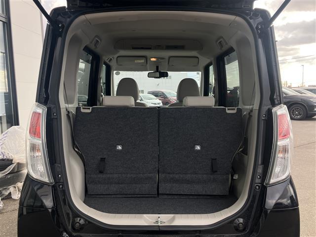 デイズルークス X Vセレクション+セーフティII 全周囲カメラ/エンジンスターター/衝突軽減ブレーキ/パワースライドドア/アイドリングストップ/電格ミラー/スマートキー/プッシュスタート/横滑り防止装置/ドアバイザー/純正フロアマット(32枚目)