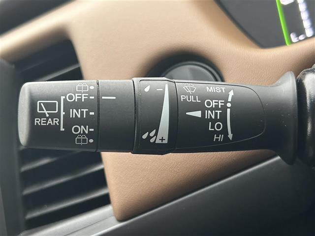 フィット ｅ：ＨＥＶリュクス　純正ナビ／フルセグＴＶ／ドライブレコーダー／バックカメラ／寒冷地仕様／シートヒーター／ハンドルウォーマー／コーナーセンサー／レーダークルーズコントロール／レーンキープアシスト／オートハイビーム／ＥＴＣ（15枚目）