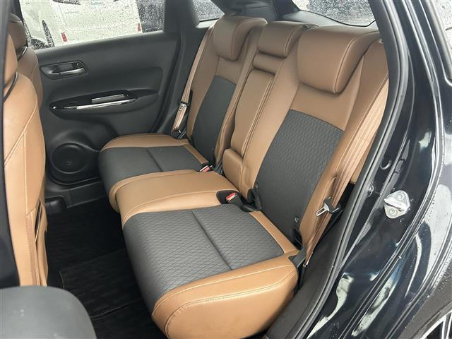 フィット ｅ：ＨＥＶリュクス　純正ナビ／フルセグＴＶ／ドライブレコーダー／バックカメラ／寒冷地仕様／シートヒーター／ハンドルウォーマー／コーナーセンサー／レーダークルーズコントロール／レーンキープアシスト／オートハイビーム／ＥＴＣ（32枚目）