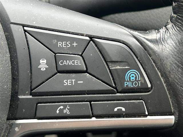 エクストレイル 20Xi ハイブリッド 社外フローティンクナビ/フルセグTV/BT/夏冬タイヤ/純正エンジンスターター/社外レーダー/全方位カメラ/プロパイロット/エマージェンシーブレーキ/レーンキープアシスト/後側方車両検知警報/クルコン(12枚目)