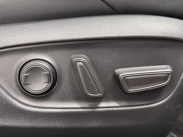 ＲＡＶ４ アドベンチャー　オフロードパッケージ　寒冷地　１００Ｖ電源　パワーウインドウ　ＡＡＣ　アルミホイール　記録簿付　キーフリー　ＬＥＤランプ　クルコン　スマートキ　ミュージックプレイヤー接続可　運転席パワーシート　横滑り防止装置　ＡＢＳ　ＰＳ（13枚目）