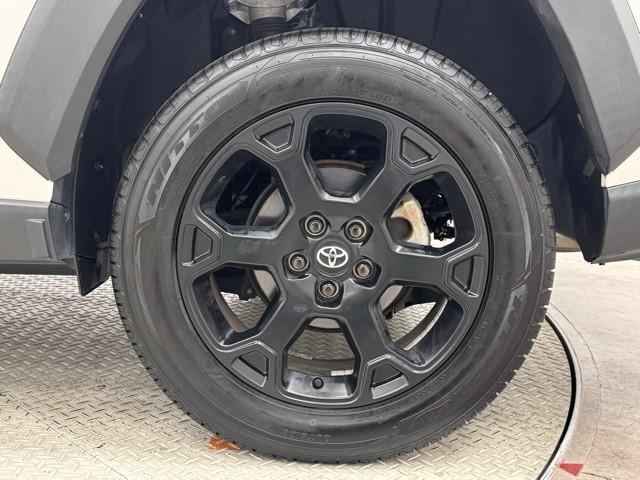 ＲＡＶ４ アドベンチャー　オフロードパッケージ　寒冷地　１００Ｖ電源　パワーウインドウ　ＡＡＣ　アルミホイール　記録簿付　キーフリー　ＬＥＤランプ　クルコン　スマートキ　ミュージックプレイヤー接続可　運転席パワーシート　横滑り防止装置　ＡＢＳ　ＰＳ（18枚目）