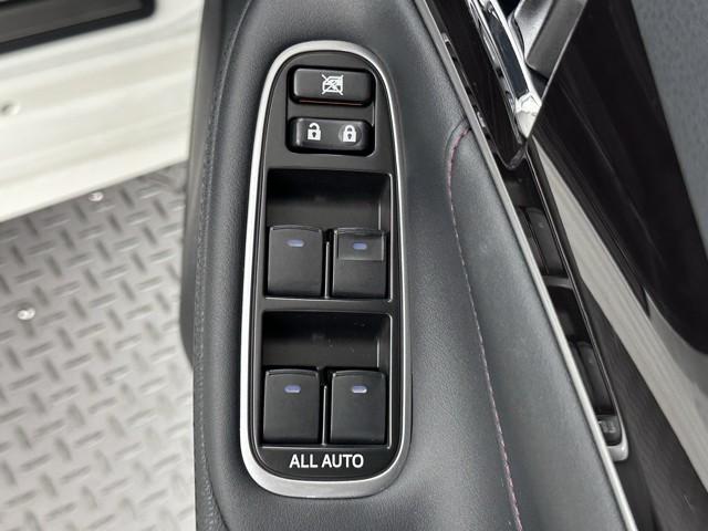 クラウンハイブリッド アスリート　エアバッグ　地デジＴＶ　横滑り防止　ＡＣ　ＤＶＤ再生　ＡＢＳ　キーフリー　スマートキー＆プッシュスタート　パワステ　オートクルーズ　ＥＴＣ付　ミュージックプレイヤー接続可　バックカメラ　メモリーナビ（15枚目）