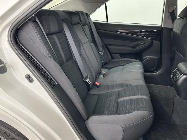 クラウンハイブリッド アスリート　エアバッグ　地デジＴＶ　横滑り防止　ＡＣ　ＤＶＤ再生　ＡＢＳ　キーフリー　スマートキー＆プッシュスタート　パワステ　オートクルーズ　ＥＴＣ付　ミュージックプレイヤー接続可　バックカメラ　メモリーナビ（17枚目）