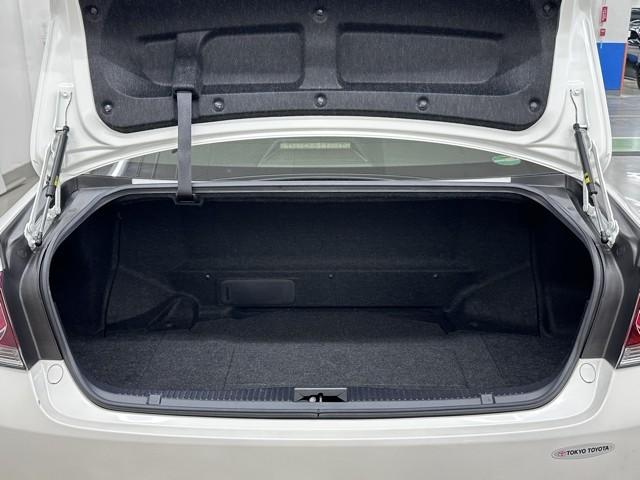 クラウンハイブリッド アスリート　エアバッグ　地デジＴＶ　横滑り防止　ＡＣ　ＤＶＤ再生　ＡＢＳ　キーフリー　スマートキー＆プッシュスタート　パワステ　オートクルーズ　ＥＴＣ付　ミュージックプレイヤー接続可　バックカメラ　メモリーナビ（18枚目）