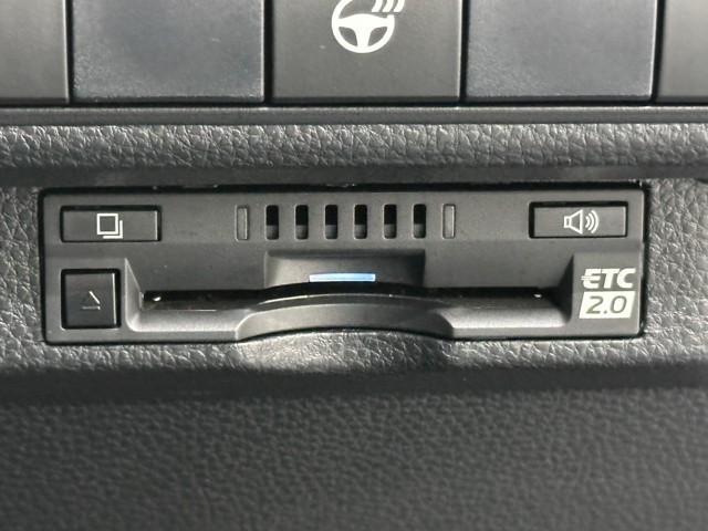 カローラツーリング ハイブリッド　Ｓ　インテリジェントクリアランスソナー　ドラレコ付き　Ｒカメラ　ＡＡＣ　ＬＥＤライト　メディアプレイヤー接続　１オーナー車　横滑防止装置　整備記録簿　クルコン　ＥＴＣ車載器　キーフリーシステム　イモビ（9枚目）