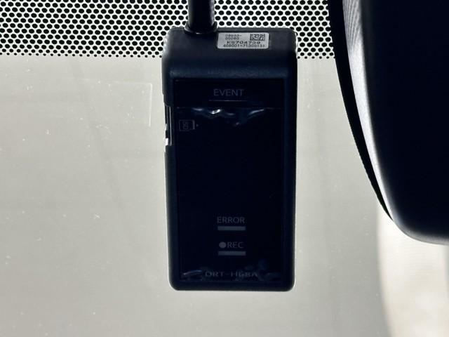 カローラツーリング ハイブリッド　Ｓ　インテリジェントクリアランスソナー　ドラレコ付き　Ｒカメラ　ＡＡＣ　ＬＥＤライト　メディアプレイヤー接続　１オーナー車　横滑防止装置　整備記録簿　クルコン　ＥＴＣ車載器　キーフリーシステム　イモビ（13枚目）