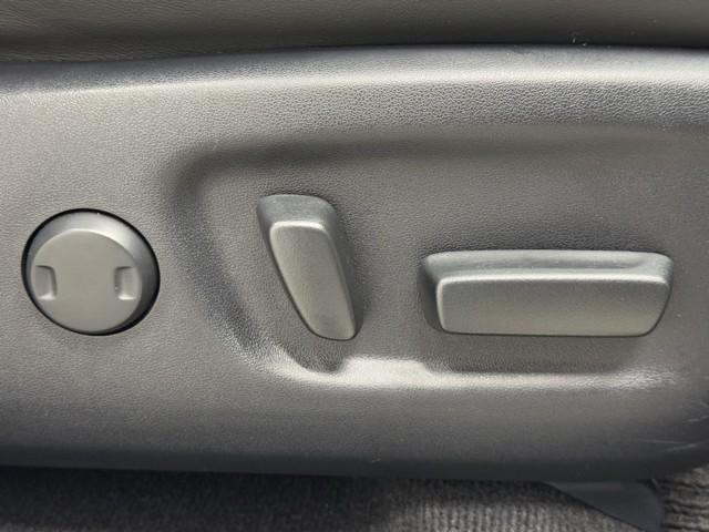 ハリアーハイブリッド エレガンス　フルセグテレビ　点検記録簿　サイドカーテンエアバック　イモビライザー　メモリナビ　ミュージックプレイヤー接続可　エアコン　Ｓキー　ＬＥＤヘッド　ＥＴＣ車載器　アルミ　ＡＢＳ　パワーウインドウ　キーレス（13枚目）