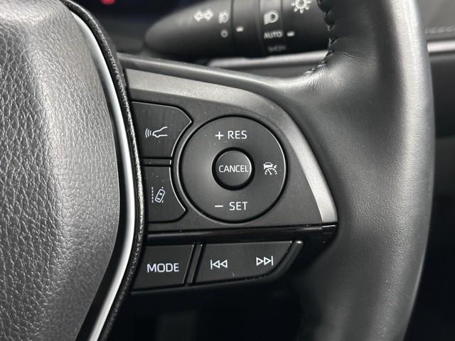 ハリアーハイブリッド Ｚ　レザーパッケージ　パノラマサンルーフ　地デジ　横滑防止　盗難防止システム　Ｂモニター　革　ＬＥＤライト　パワーウィンドウ　クルコン　スマートキ－　助手席エアバック　パワーシート　エアバッグ　点検記録簿　オートエアコン（12枚目）