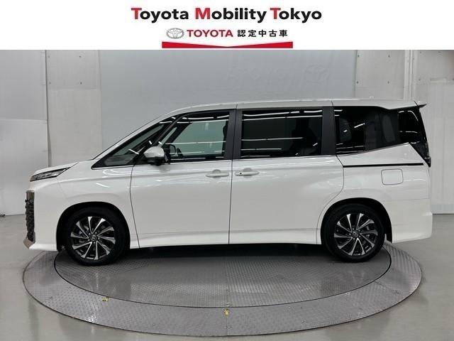 ヴォクシー ハイブリッドＳ－Ｚ　パワーウィンドウ　ＤＶＤ再生機能　インテリキー　横滑防止装置　地デジＴＶ　アクティブクルーズコントロール　フルオートエアコン　リアカメラ　エアバッグ　ＡＢＳ　１００Ｖ充電　ナビＴＶ　ＷＡＣ　キーレス（4枚目）