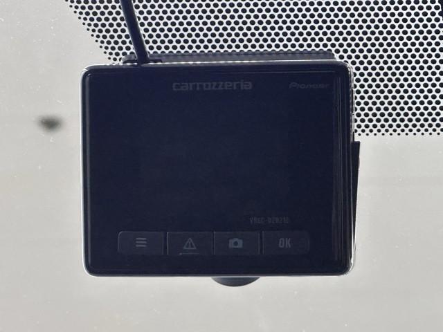 ヴォクシー ハイブリッドＳ－Ｚ　パワーウィンドウ　ＤＶＤ再生機能　インテリキー　横滑防止装置　地デジＴＶ　アクティブクルーズコントロール　フルオートエアコン　リアカメラ　エアバッグ　ＡＢＳ　１００Ｖ充電　ナビＴＶ　ＷＡＣ　キーレス（12枚目）