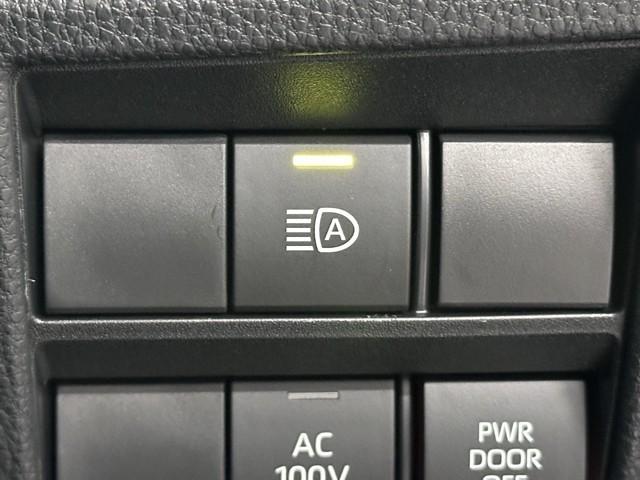 ヴォクシー ハイブリッドＳ－Ｚ　パワーウィンドウ　ＤＶＤ再生機能　インテリキー　横滑防止装置　地デジＴＶ　アクティブクルーズコントロール　フルオートエアコン　リアカメラ　エアバッグ　ＡＢＳ　１００Ｖ充電　ナビＴＶ　ＷＡＣ　キーレス（14枚目）