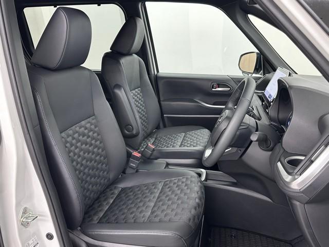 ヴォクシー ハイブリッドＳ－Ｚ　パワーウィンドウ　ＤＶＤ再生機能　インテリキー　横滑防止装置　地デジＴＶ　アクティブクルーズコントロール　フルオートエアコン　リアカメラ　エアバッグ　ＡＢＳ　１００Ｖ充電　ナビＴＶ　ＷＡＣ　キーレス（17枚目）