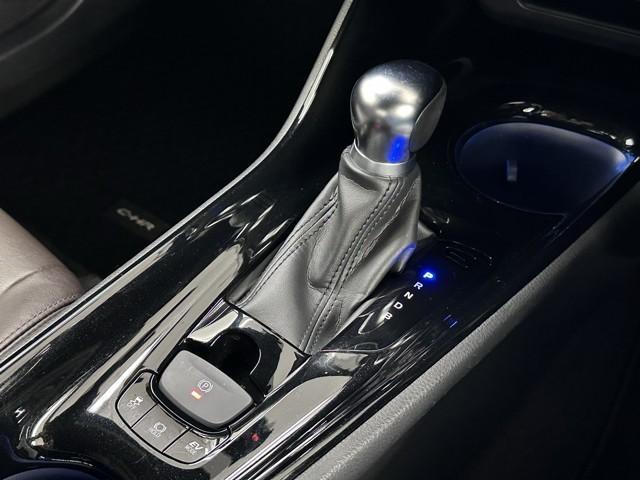 Ｃ－ＨＲ Ｇ　ハーフ革　ＴＳＳ　エアロ　アイドルストップ　ＤＶＤ再生可　定期点検記録簿　ＬＥＤヘッド　バックモニタ　イモビライザー　ナビ＆ＴＶ　ＥＴＣ付　キーフリーシステム　スマキー　横滑り防止機能　クルーズＣ（11枚目）