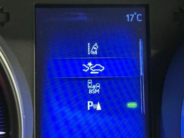 Ｃ－ＨＲ Ｇ　ハーフ革　ＴＳＳ　エアロ　アイドルストップ　ＤＶＤ再生可　定期点検記録簿　ＬＥＤヘッド　バックモニタ　イモビライザー　ナビ＆ＴＶ　ＥＴＣ付　キーフリーシステム　スマキー　横滑り防止機能　クルーズＣ（12枚目）