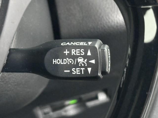 Ｃ－ＨＲ Ｇ　ハーフ革　ＴＳＳ　エアロ　アイドルストップ　ＤＶＤ再生可　定期点検記録簿　ＬＥＤヘッド　バックモニタ　イモビライザー　ナビ＆ＴＶ　ＥＴＣ付　キーフリーシステム　スマキー　横滑り防止機能　クルーズＣ（14枚目）