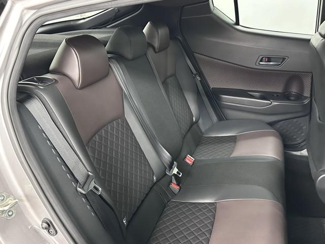 Ｃ－ＨＲ Ｇ　ハーフ革　ＴＳＳ　エアロ　アイドルストップ　ＤＶＤ再生可　定期点検記録簿　ＬＥＤヘッド　バックモニタ　イモビライザー　ナビ＆ＴＶ　ＥＴＣ付　キーフリーシステム　スマキー　横滑り防止機能　クルーズＣ（17枚目）