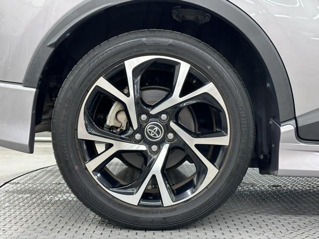 Ｃ－ＨＲ Ｇ　ハーフ革　ＴＳＳ　エアロ　アイドルストップ　ＤＶＤ再生可　定期点検記録簿　ＬＥＤヘッド　バックモニタ　イモビライザー　ナビ＆ＴＶ　ＥＴＣ付　キーフリーシステム　スマキー　横滑り防止機能　クルーズＣ（19枚目）