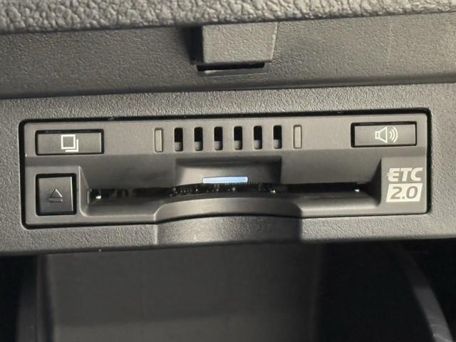 アルファードハイブリッド X 両電動ドア LEDヘッドライト ドラレコ 横滑り防止 ETC2.0車載器 クルコン リアオートエアコン ミュージックプレイヤー接続可 メモリーナビ 4WD DVD再生 3列シート ECOモード(9枚目)