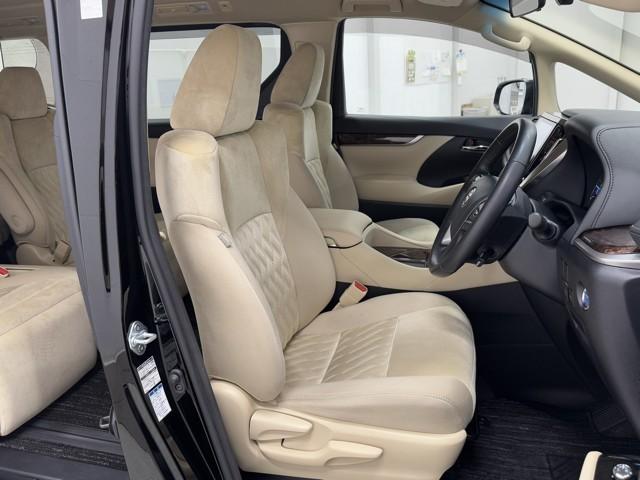 アルファードハイブリッド X 両電動ドア LEDヘッドライト ドラレコ 横滑り防止 ETC2.0車載器 クルコン リアオートエアコン ミュージックプレイヤー接続可 メモリーナビ 4WD DVD再生 3列シート ECOモード(16枚目)