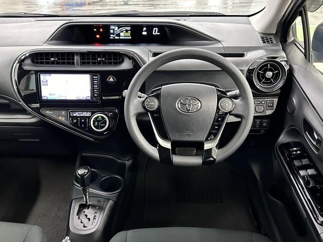 アクア Ｓスタイルブラック　ＡＵＸ端子　ＥＣＯモード　記録簿あり　バックモニタ－　ナビＴＶ　イモビライザー　スマートキープッシュスタート　アルミホイール　ＥＴＣ付き　Ｗエアバッグ　キーフリ　メモリーナビゲーション　１セグ　ＡＢＳ（5枚目）