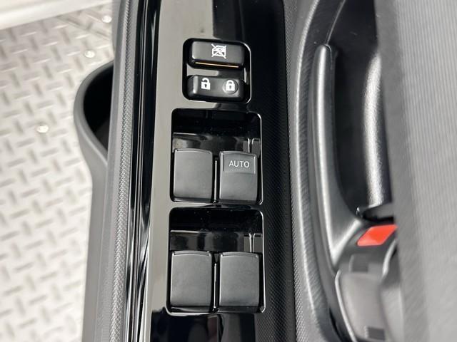 アクア Ｓスタイルブラック　ＡＵＸ端子　ＥＣＯモード　記録簿あり　バックモニタ－　ナビＴＶ　イモビライザー　スマートキープッシュスタート　アルミホイール　ＥＴＣ付き　Ｗエアバッグ　キーフリ　メモリーナビゲーション　１セグ　ＡＢＳ（16枚目）